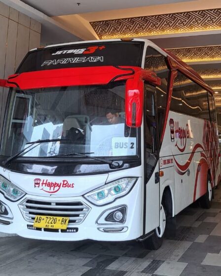sewa bus di surabaya
