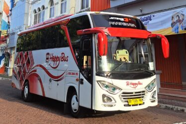 sewa medium bus jakarta