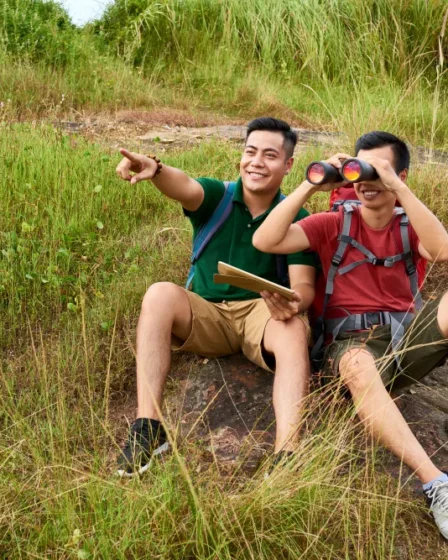 barang yang wajib dibawa saat liburan